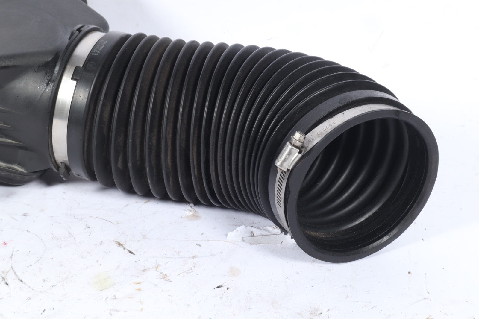 2013-2017 DODGE CARAVAN AIR INTAKE CLEANER RESONATOR DUCT OEM 04861731AB