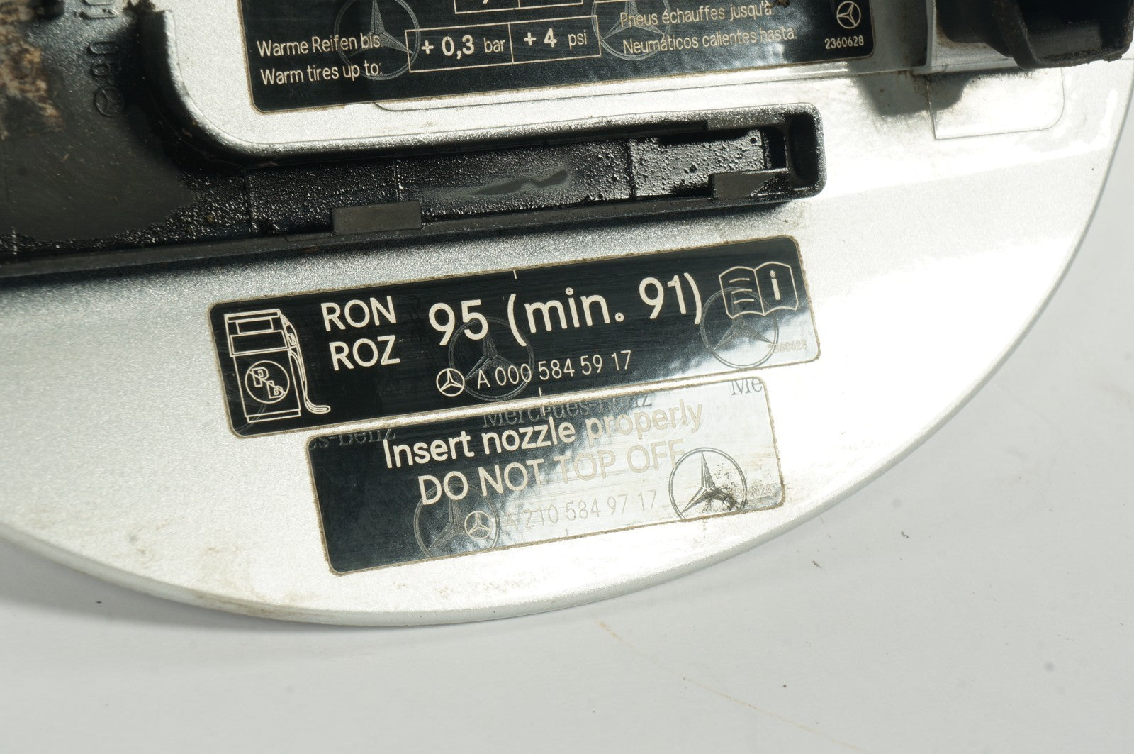 2005-2011 MERCEDES R171 SLK280 SLK350 Gas Fuel Filter Door Lid OEM 1717500106