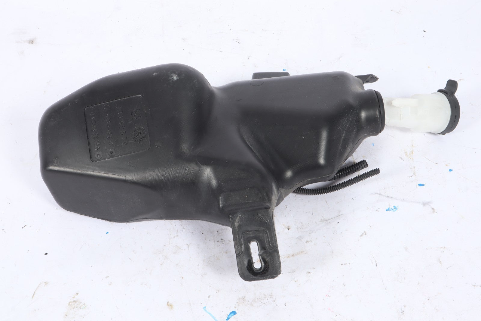 2016–2019 BUICK CASCADA WASHER FLUID RESERVOIR TANK W PUMP OEM 13260579