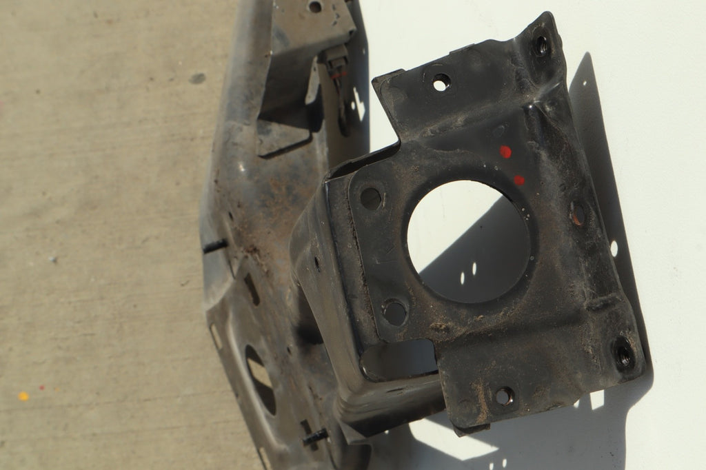 2007-2012 LAND ROVER RANGE ROVER RADIATOR RIGHT SIDE SUPPORT CORE BRACKET OEM