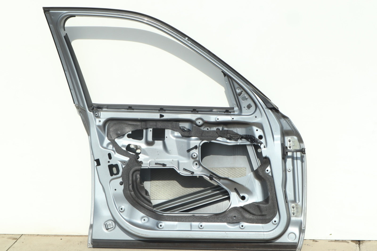 2004-2010 BMW X3 E83 Front Left Driver Side Door Shell  OEM ONLY PICK UP!!!