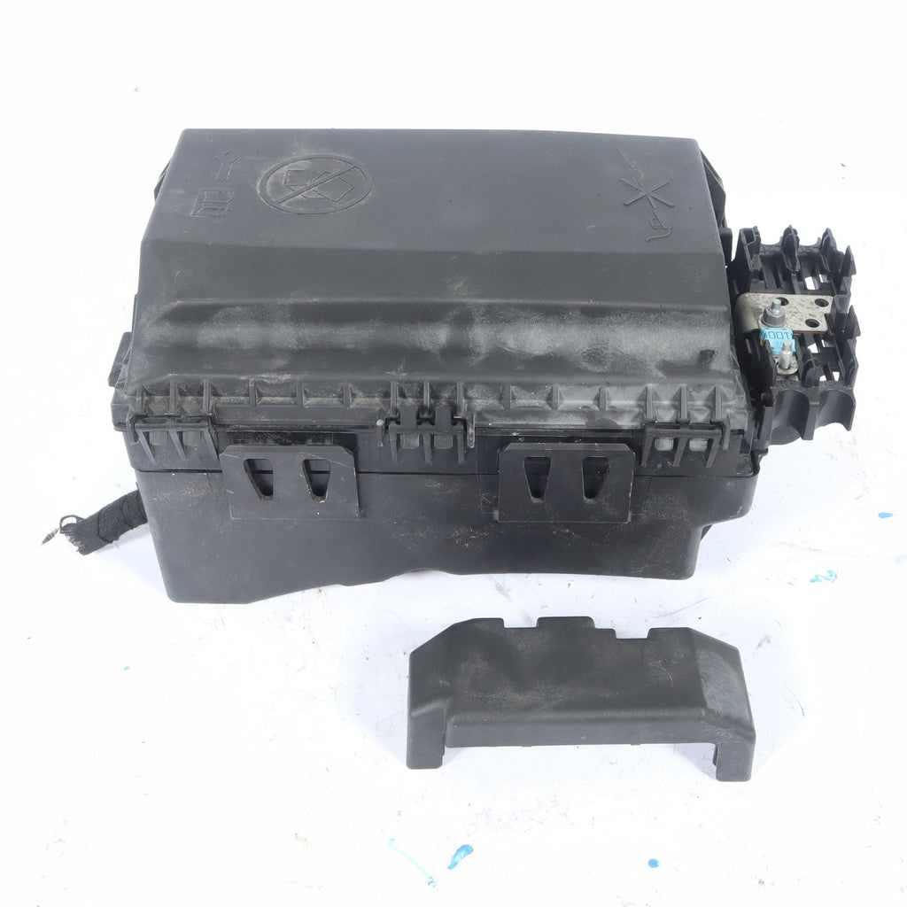 2016-2018 BUICK CASCADA FUSE BOX OEM
