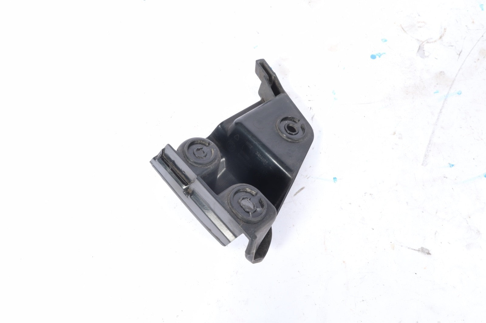 2004-2010 BMW X3  REAR RIGHT BUMPER MOUNT/ BRACKET (Corner) 3414408 OEM