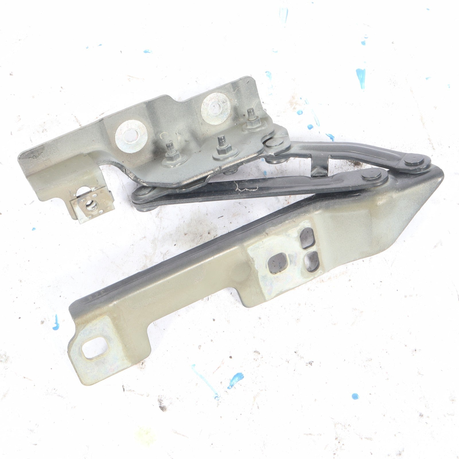 2016-2019 BUICK CASCADA FRONT RIGHT HOOD HINGE OEM