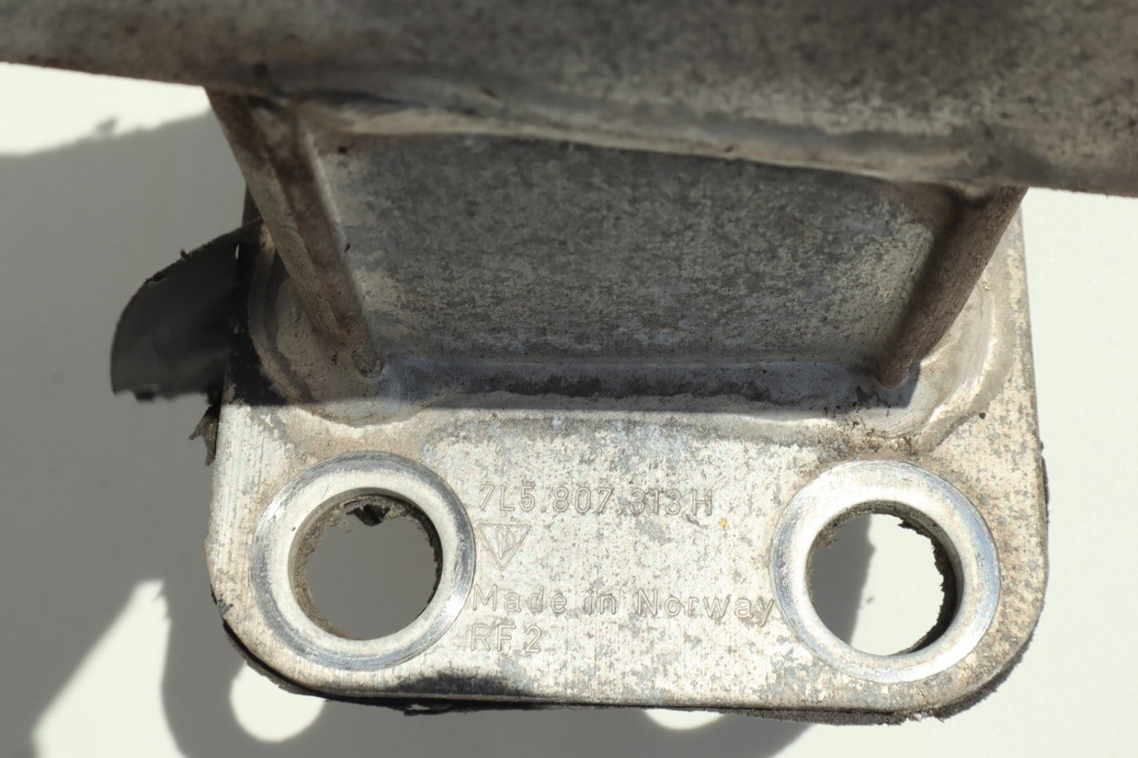 2006-2010 PORCHE CAYENNE REAR BUMPER rREINFORCEMENT IMPACT BAR OEM 7L5807313H