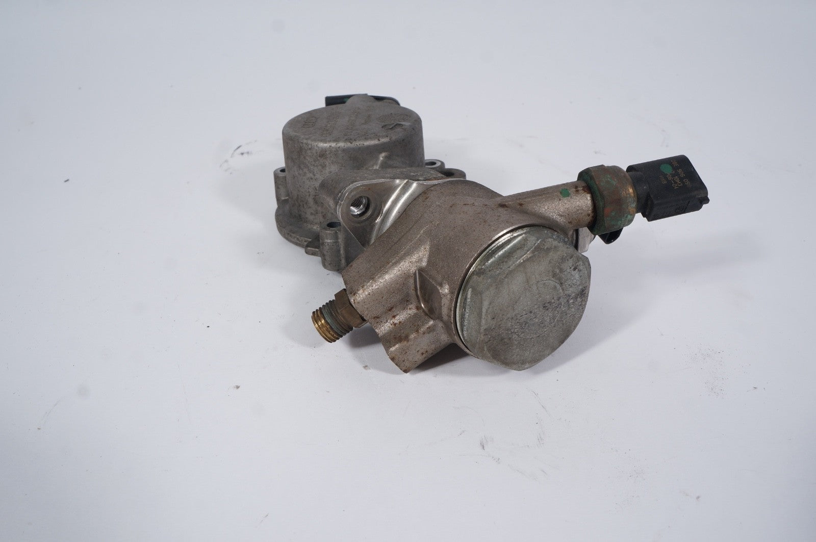 2012 - 2015 Audi A8 A6 A7 3.0L High Pressure Fuel Pump 06E103535A  OEM
