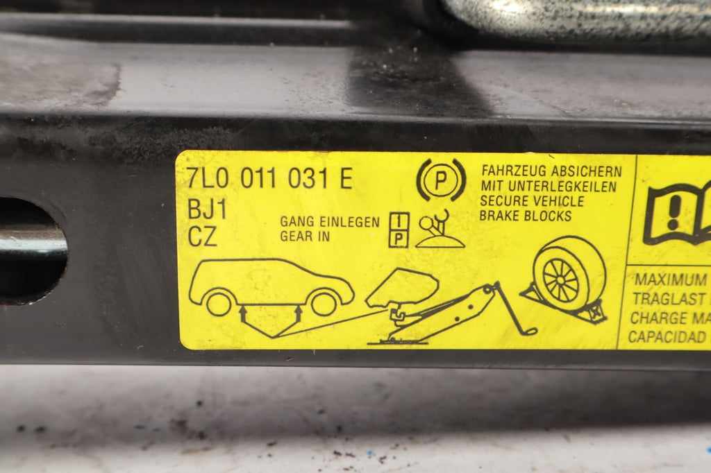 2007-2009 Audi Q7 4L Jack Lifting Spare Tire Lifting Emergency 7L0011031E OEM