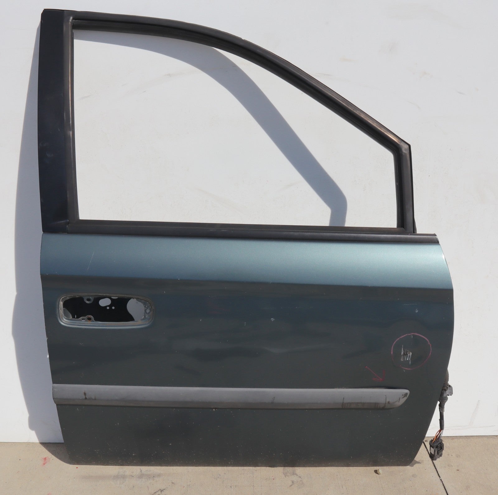 2001-2003 CHRYSLER TOWN & COUNTRY FRONT RIGHT DOOR SHELL OEM ONLY PICK UP!!!