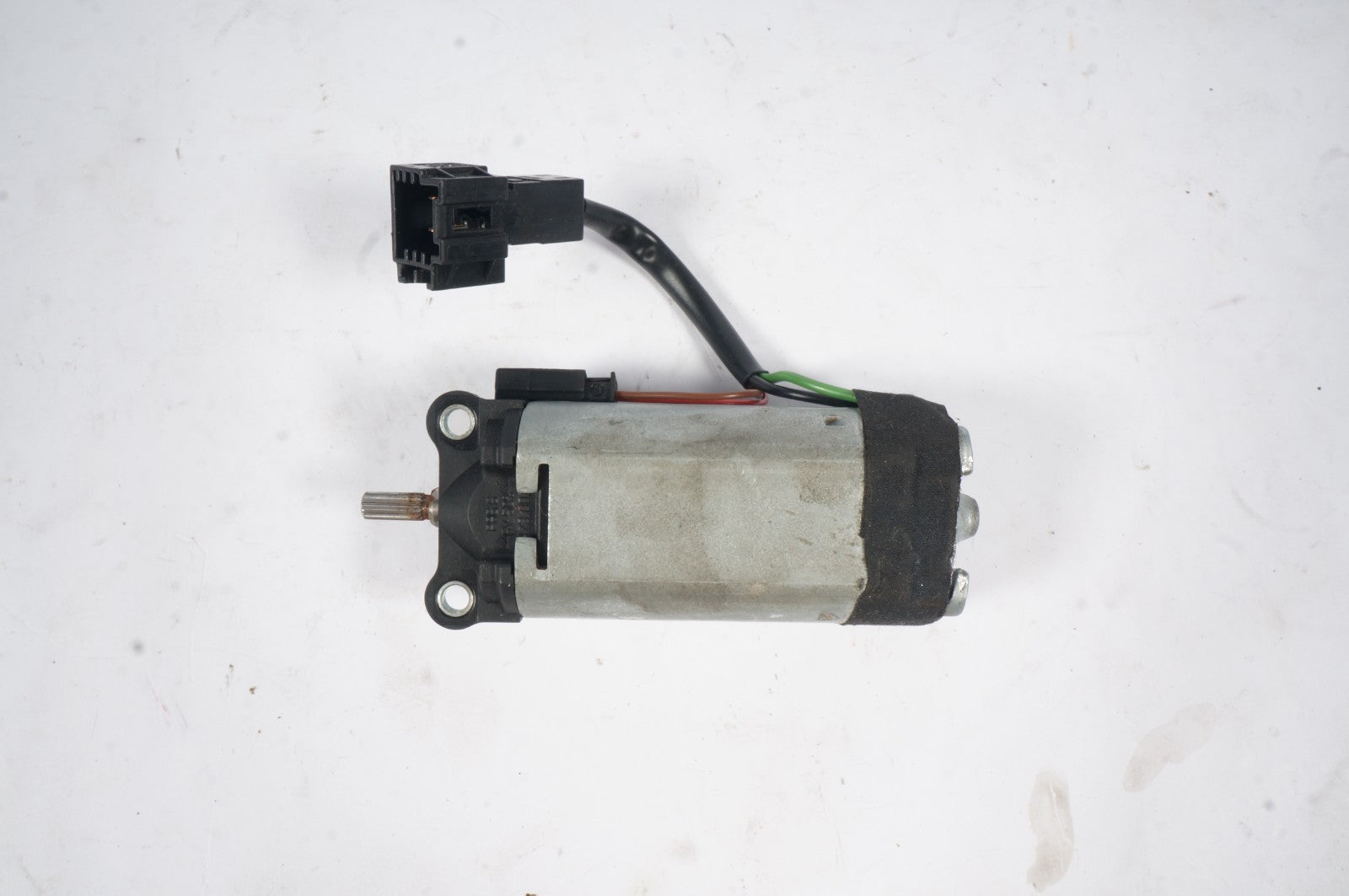 Mercedes W211 W220 W209 Wheel Steering Column Drive Motor Tilt Motor 2205400288