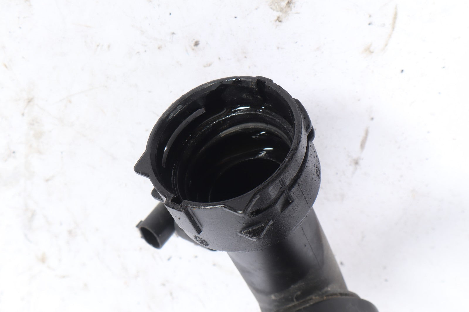 2016–2019 BUICK CASCADA ENGINE COOLANT HOSE OEM 565563897