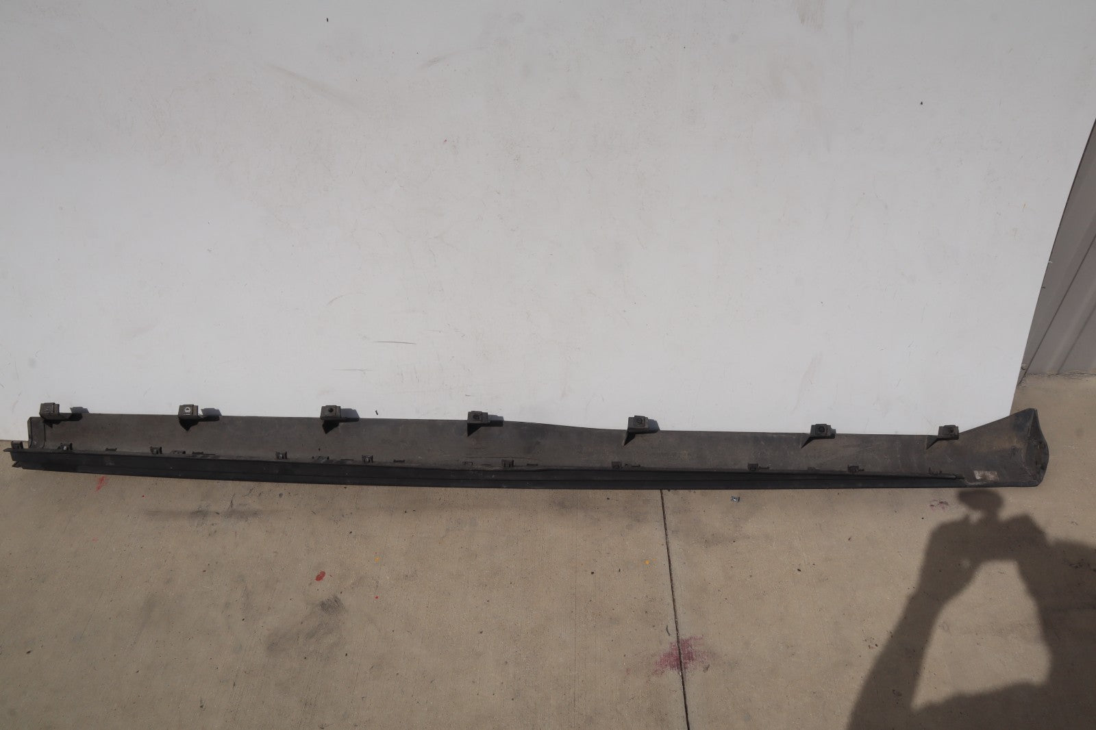 2011-2020 DODGE  GRAND CARAVAN DRIVER LEFT ROCKER MOLDING SIDE SKIRT PANEL