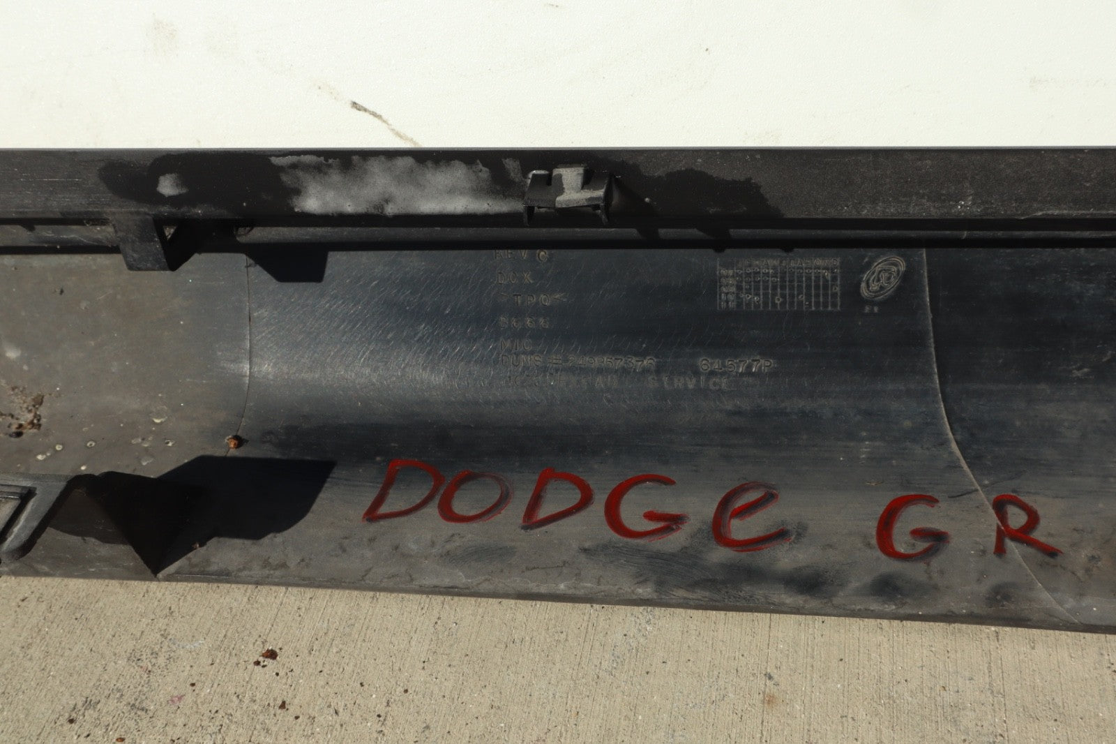 2012-2016 DODGE GRAND CARAVAN ROCKER PANEL SKIRT MOLDING DRIVER SIDE LEFT OEM