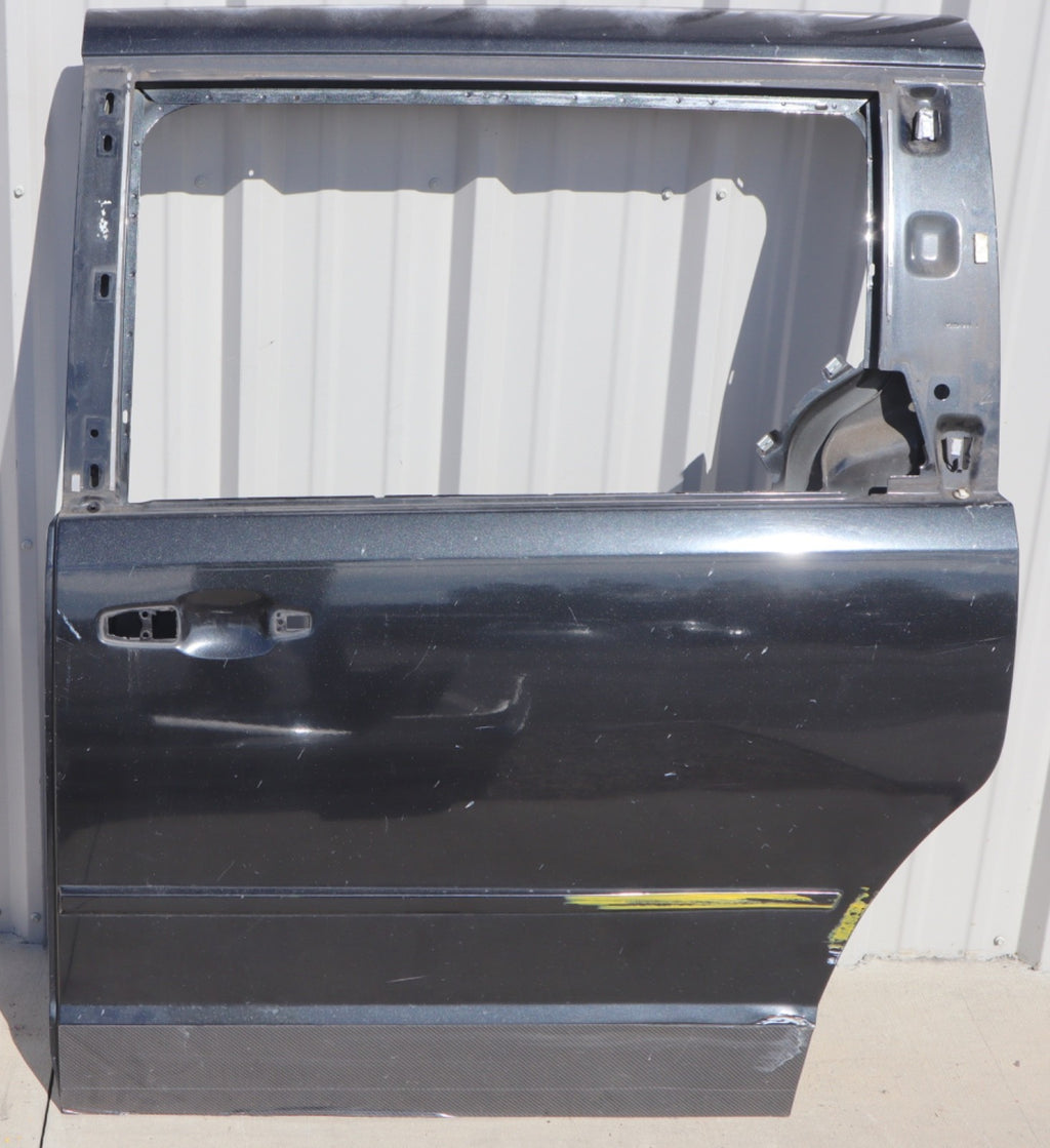 2011-2020 DODGE GRAND CARAVAN REAR LEFT SIDE DOOR SHELL OEM ONLY PICK UP!!!