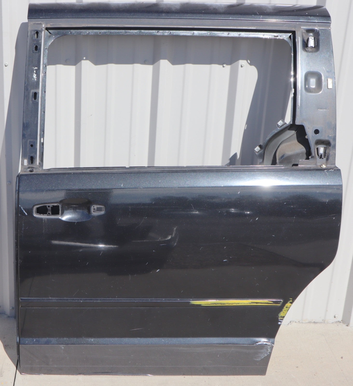 2011-2020 DODGE GRAND CARAVAN REAR LEFT SIDE DOOR SHELL OEM ONLY PICK UP!!!