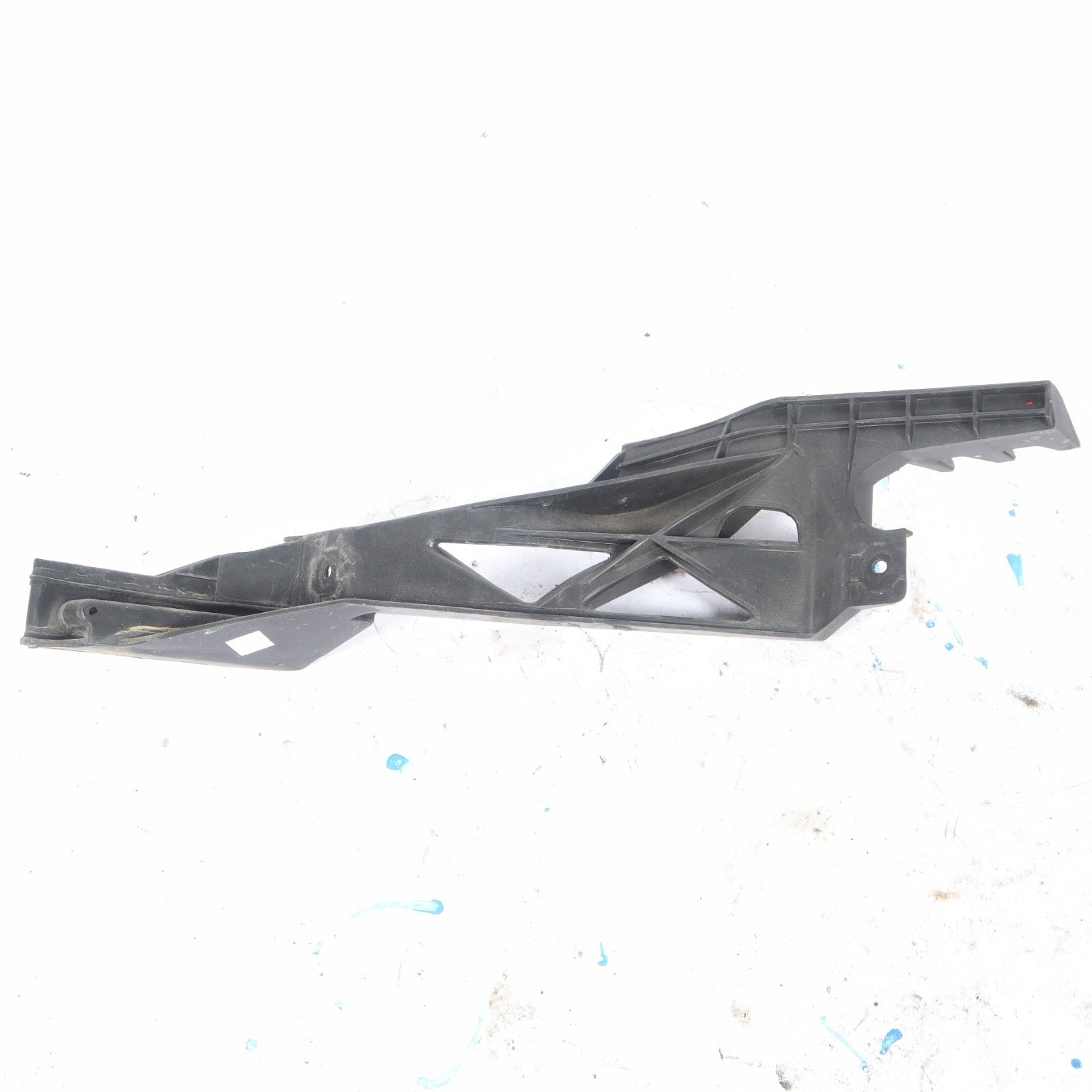 2011-2020 DODGE GRAND CARAVAN FRONT LEFT DRIVER SIDE FENDER BRACKET SUPPORT OEM