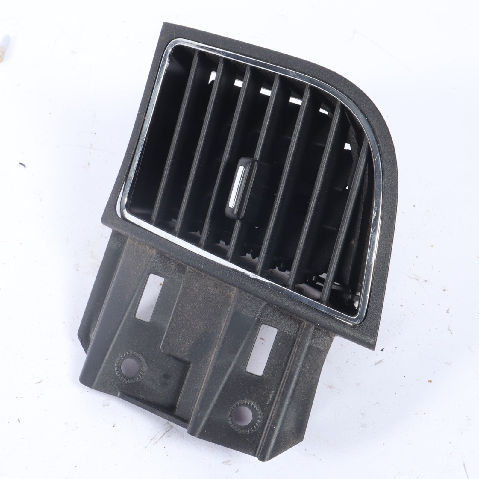 2010-2019 Ford Taurus Front Dash Right AC  Heater Air Vent BG13-54046B30-A OEM