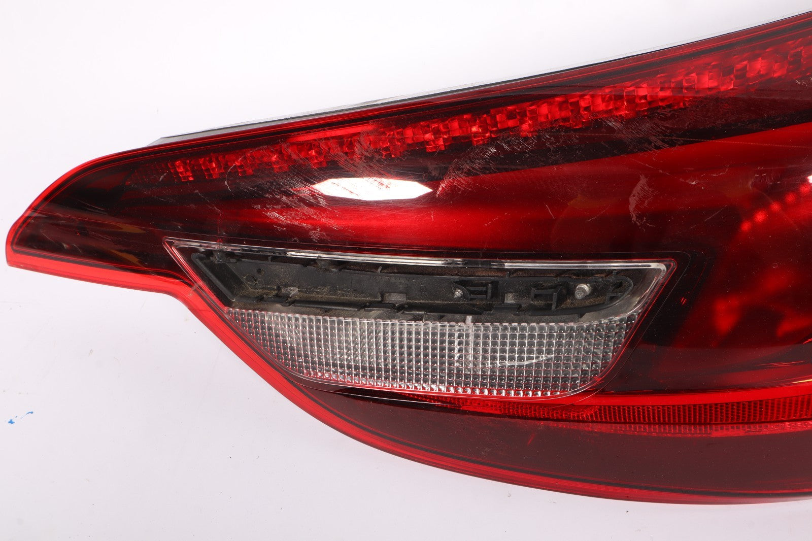 2016-2019 BUICK CASCADA RIGHT PASSENGER SIDE OUTER TAIL LIGHT LAMP OEM