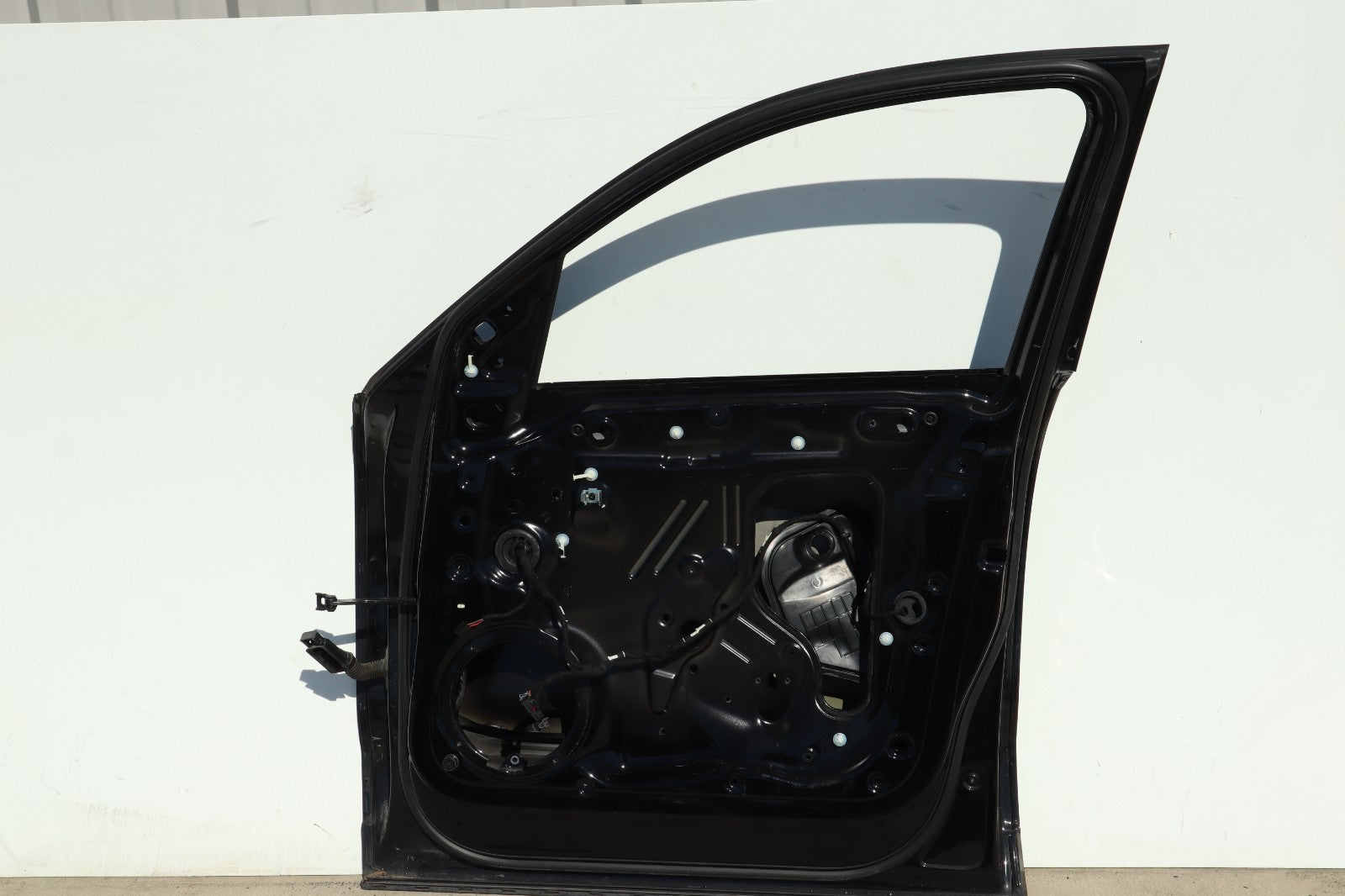 2009 - 2017 AUDI Q5 FRONT RIGHT  DOOR SHELL OEM ONLY PICK UP!!!