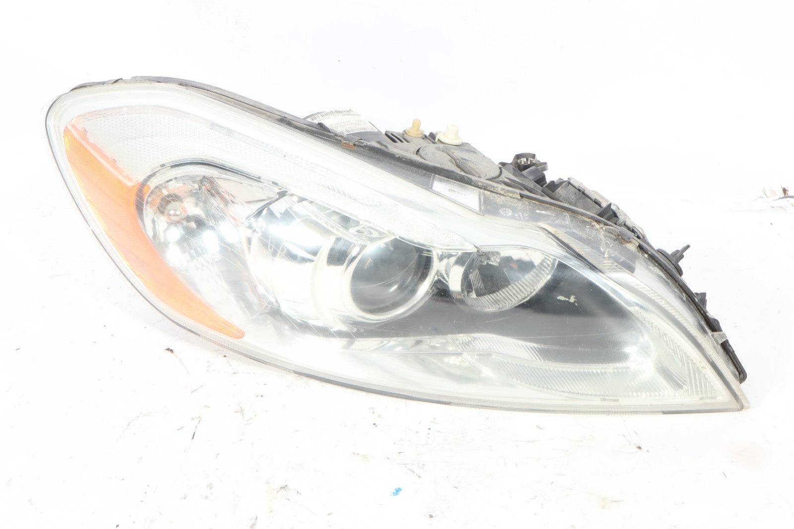 2011 - 2013 VOLO C70 FRONT RIGHT PASSENGER SIDE XENON HEADLIGHT ASSEMBLY OEM