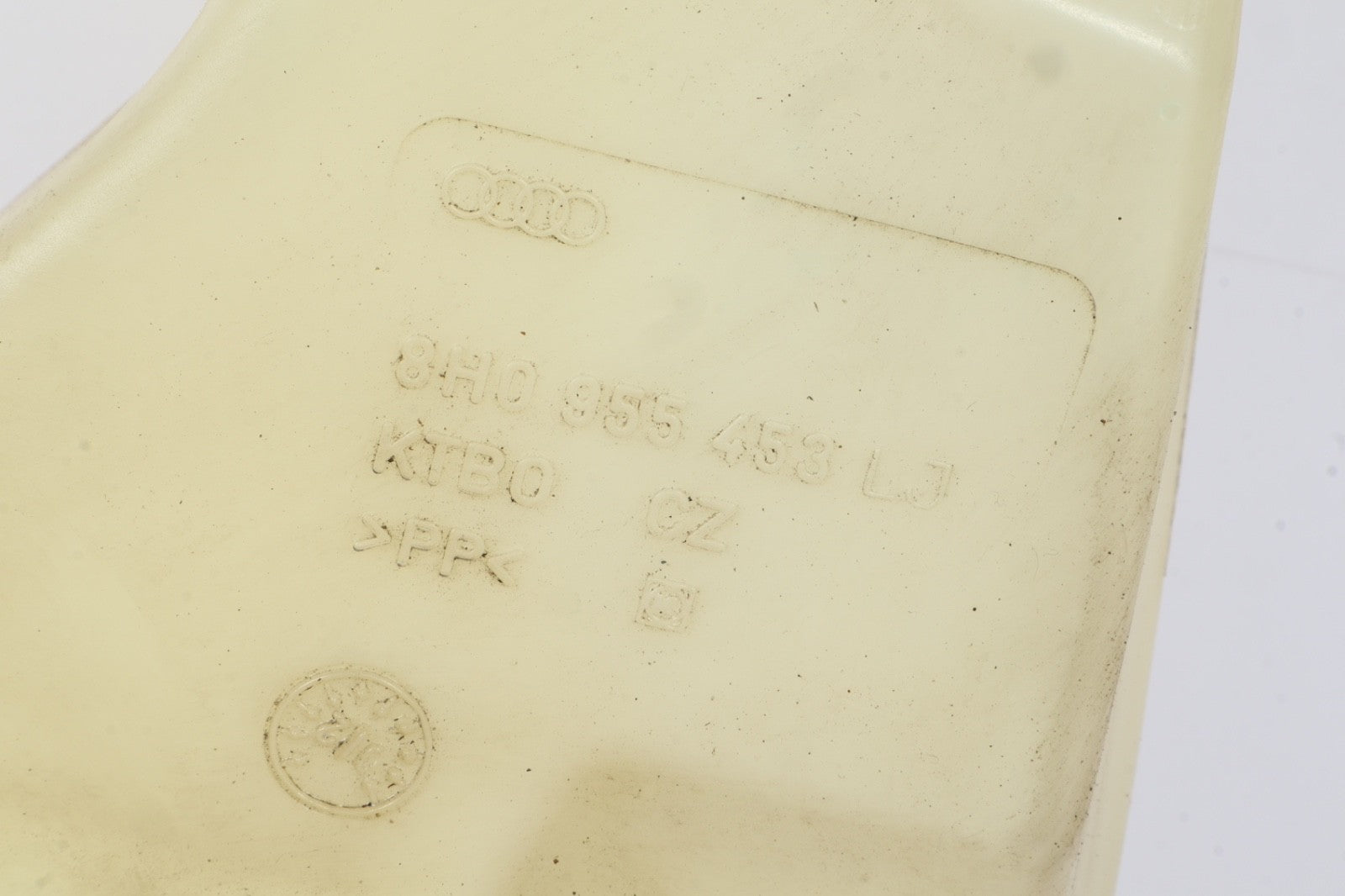 2002-2005 AUDI S4 A4 QUATTRO LOWER RESERVOIR OEM 8H0955451L