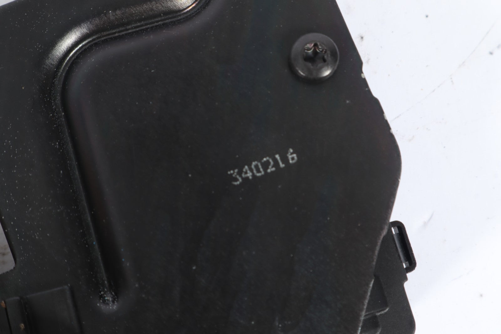 2016-2019 BUICK CASCADA REAR SEAT LOCK RIGHT OEM