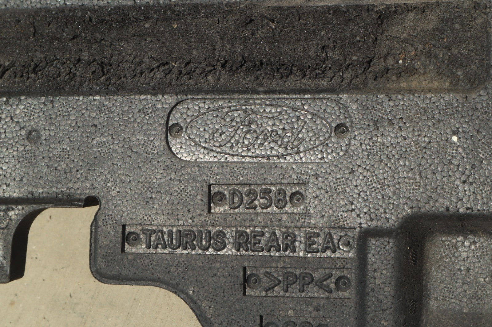 2010-2012 FORD TAURUS REAR BUMPER ABSORBER IMPACT FOAM OEM