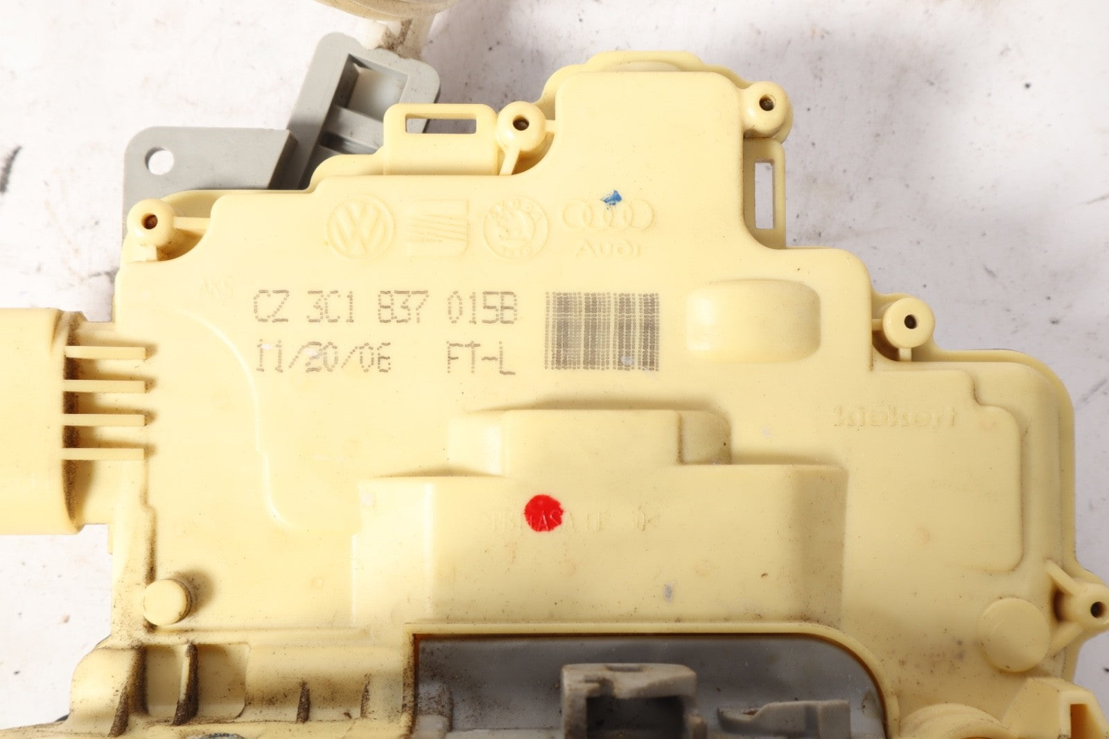 2007-2015 Audi Q7 Front Left Driver Side Lock Latch Actuator  CZ3C1837016B OEM