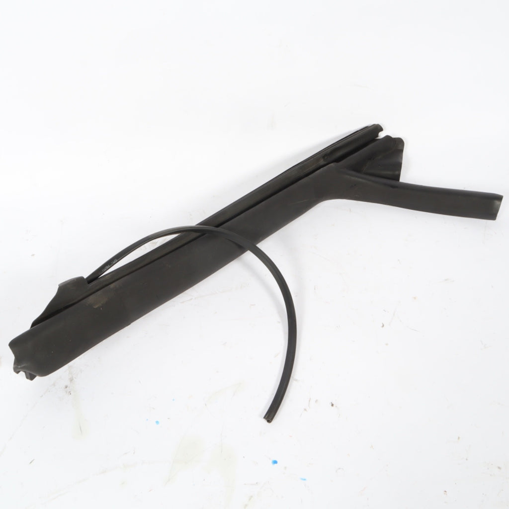 2016-2019 Buick Cascada Alert Door Window Weather Sear Rubber OEM