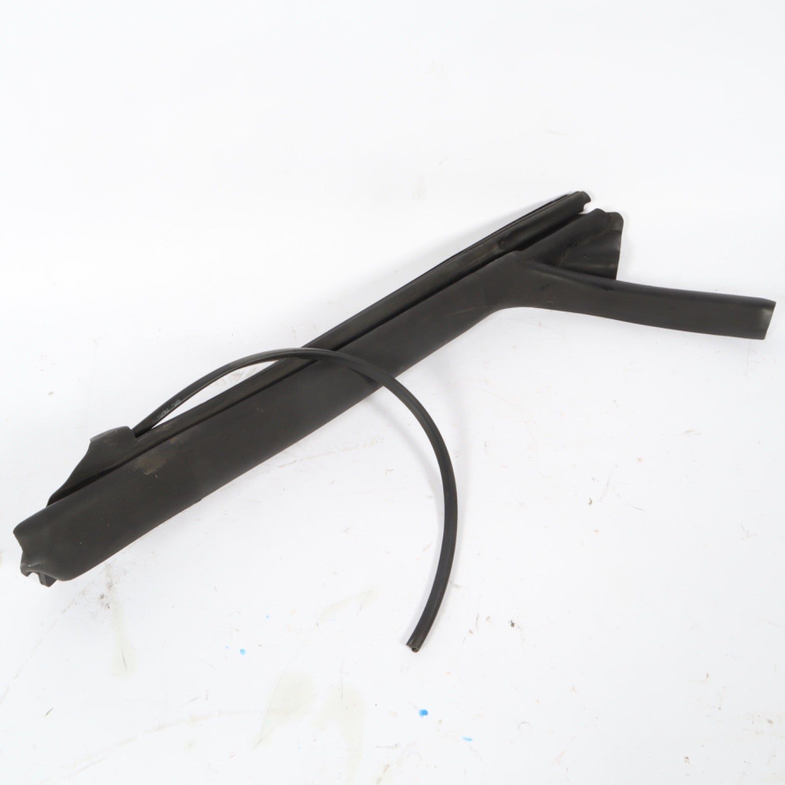 2016-2019 Buick Cascada Alert Door Window Weather Sear Rubber OEM
