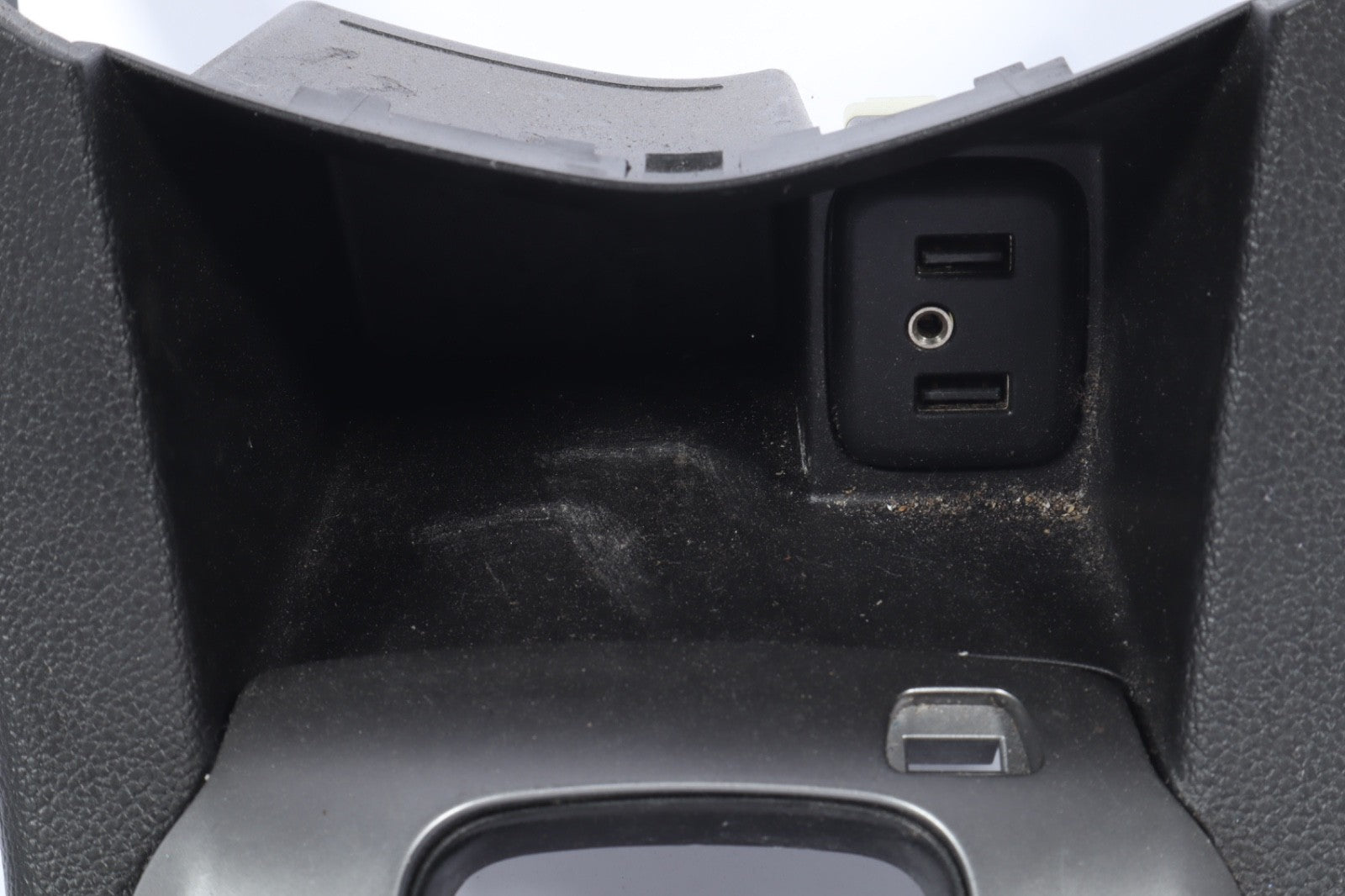 2012-2019 CHEVROLET SONIC CENTER CONSOLE BEZEL TRIM OEM 42589690