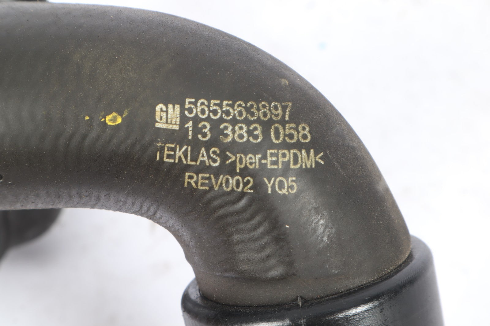 2016–2019 BUICK CASCADA ENGINE COOLANT HOSE OEM 565563897
