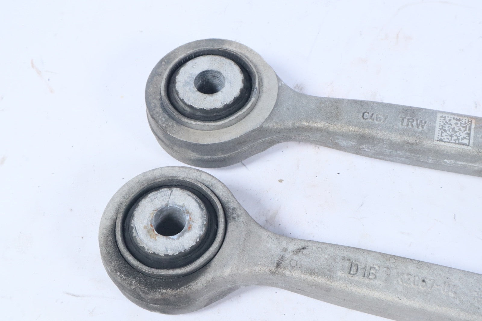 2017-21 ALFA ROMEO STELVIO REAR RIGHT & LEFT FORWARD UPPER CONTROL ARM SET OEM