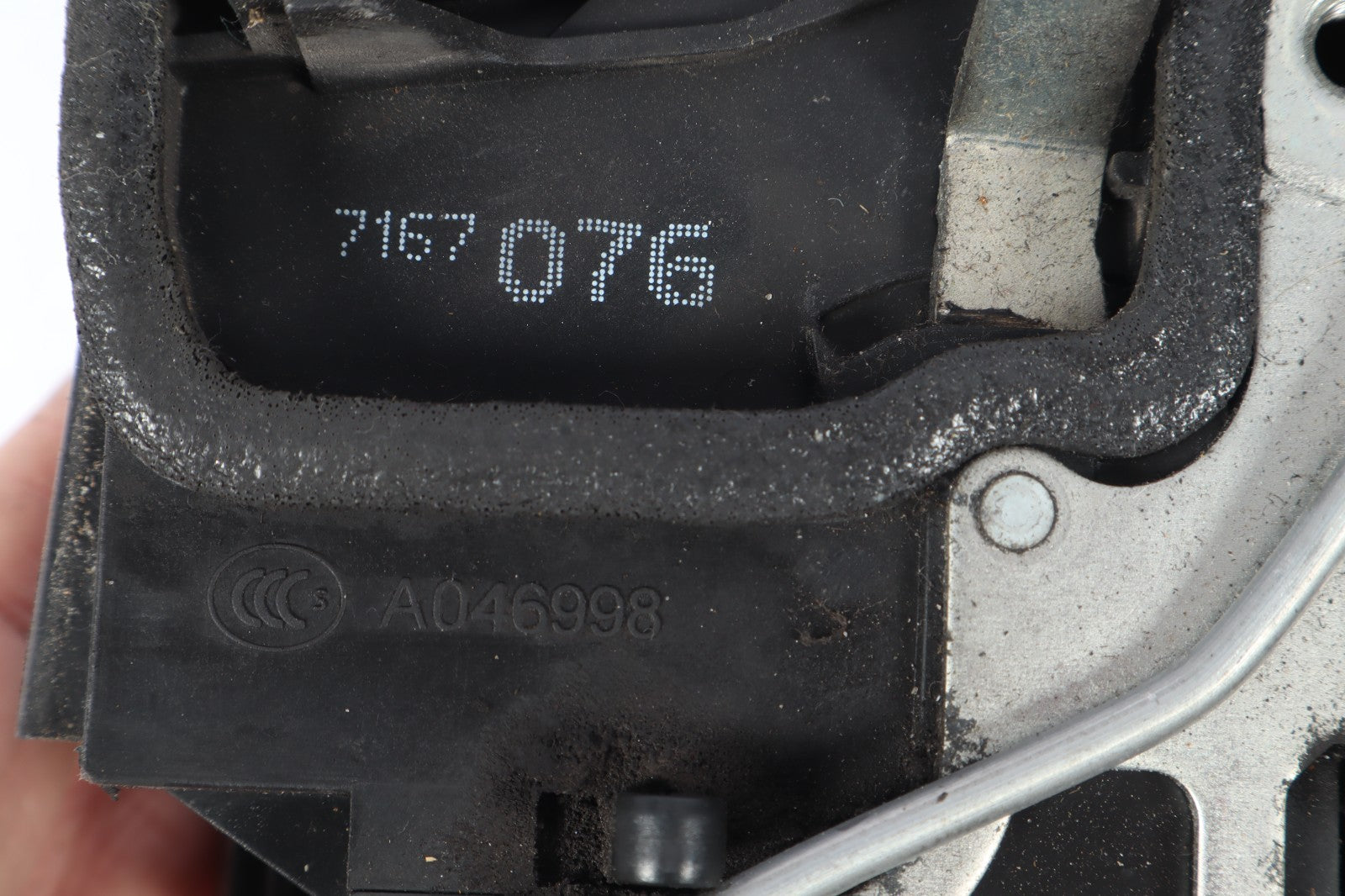 2004-2010 BMW X3 E83 REAR RIGHT SIDE DOOR LOCK LATCH ACTUATOR  7167076 OEM