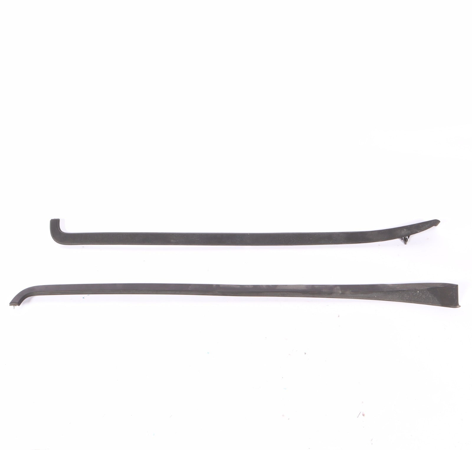 2016 – 2019 Buick Cascada Front Left  Right Outer Window Belt Molding Trim OEM