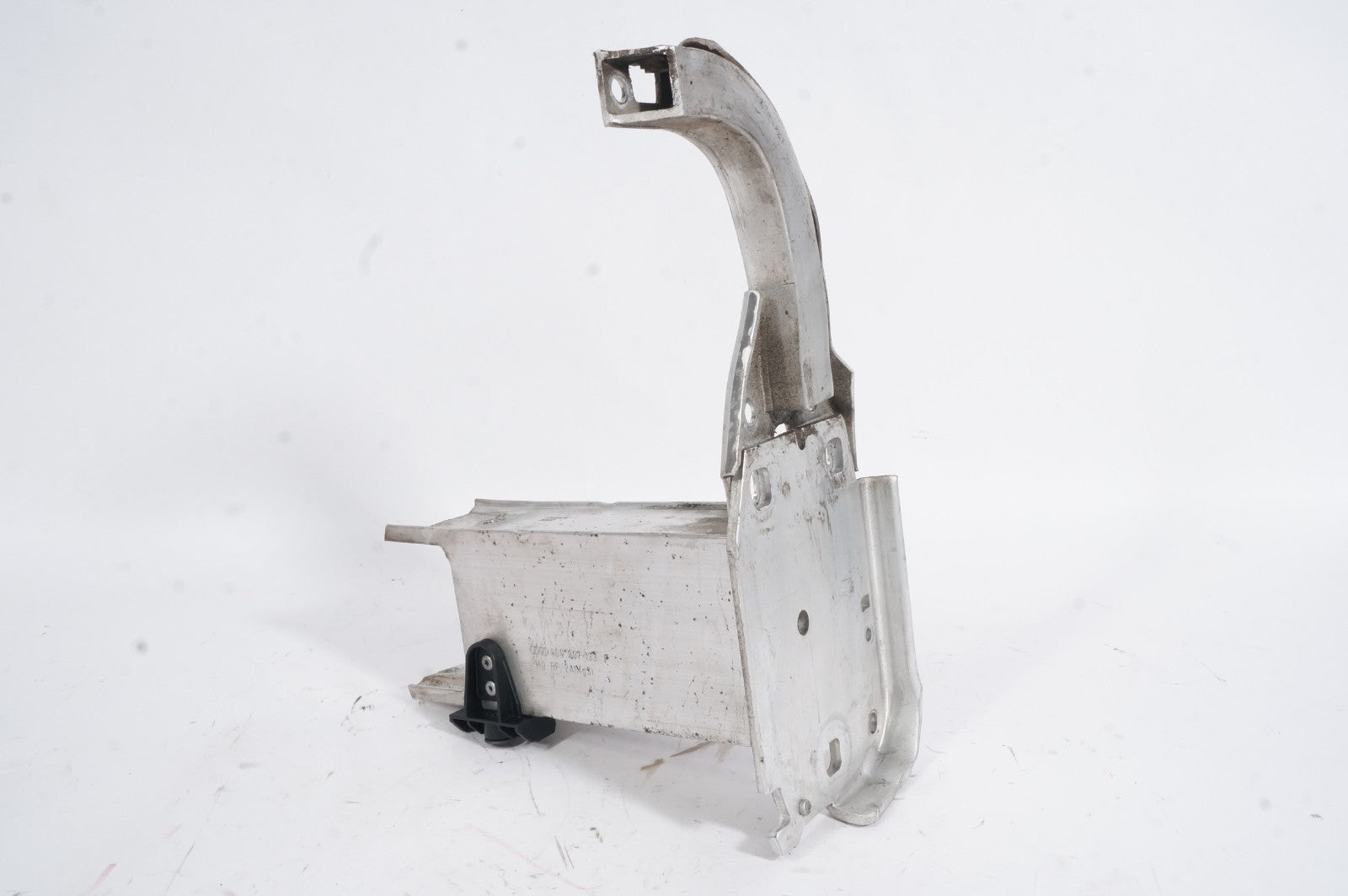 2012 - 2018 AUDI A6 A7 S6 S7 RS7 C7 LEFT FRONT BUMPER REINFORCEMENT BRACKET