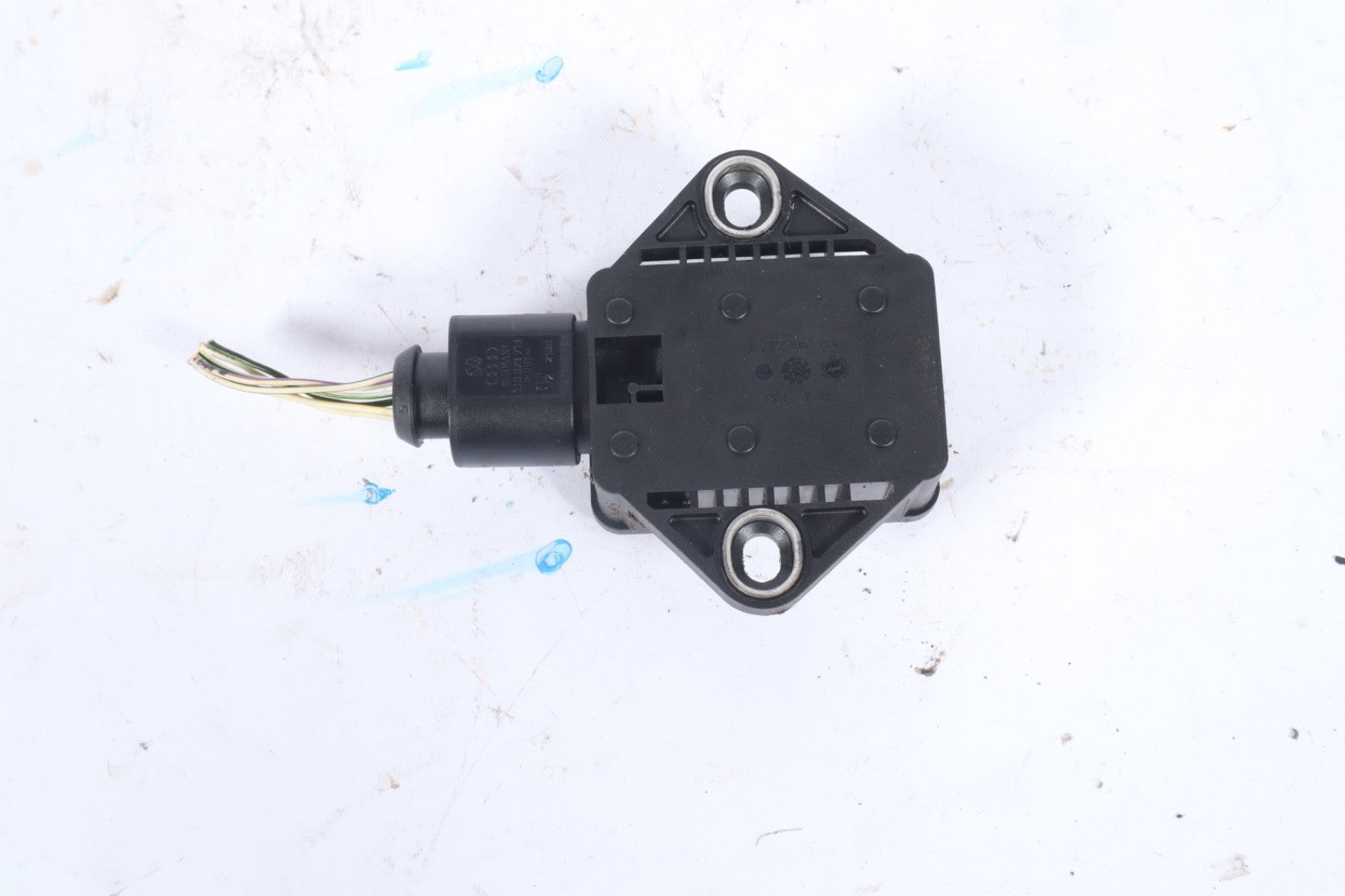 2002-2005 Audi A4 S4 Acceleration Yaw Rate Sensor 8E0907637A OEM