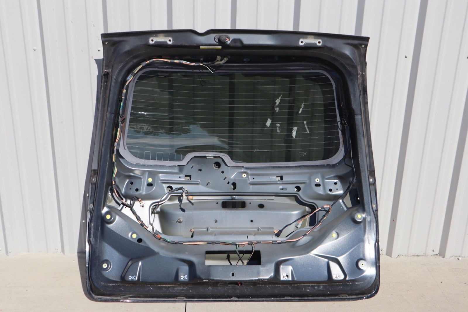 2011-2018 DODGE GRAND CARAVAN REAR TAIL GATE SHELL OEM ONLY PICK UP!!!