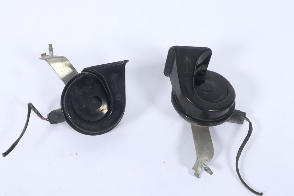 2007-2010  BMW X3 LEFT RIGHT HIGH LOW NOTE TONE HORN SIGNAL SET ALARM SIREN OEM