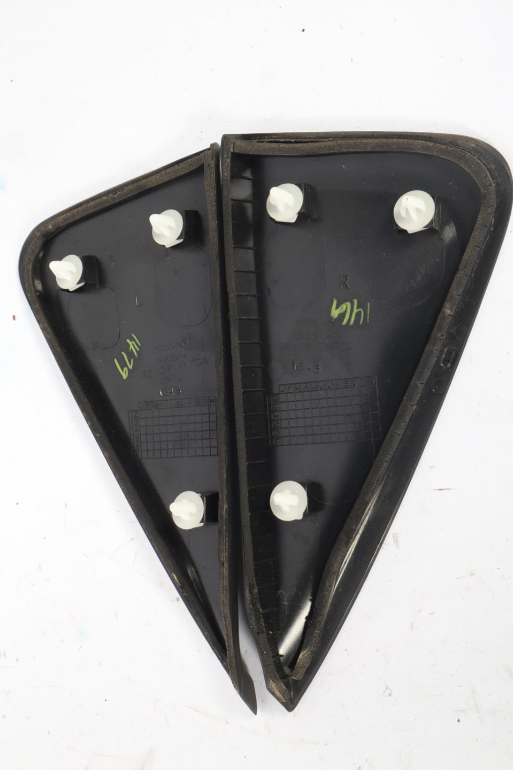 2014 Nissan Leaf Left And Right Corner Molding Trim Cover Panel OEM