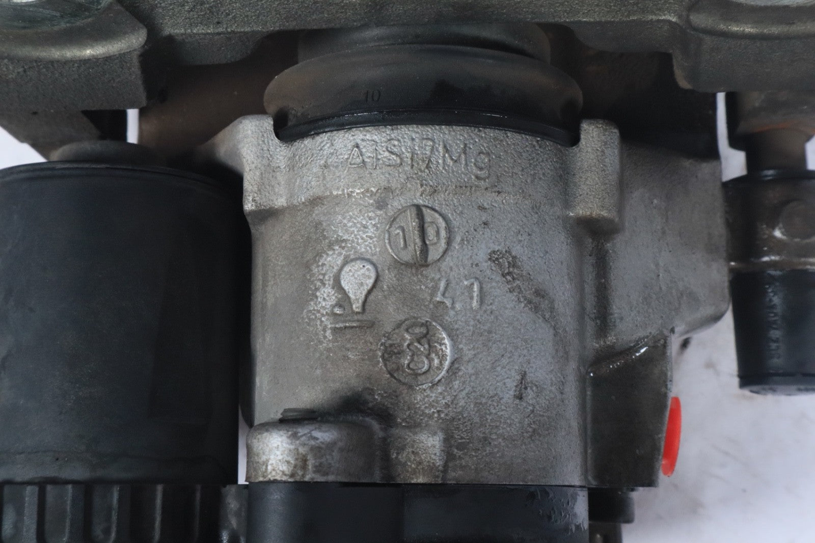 2018 - 2025 ALFA ROMEO STELVIO REAR LEFT SIDE BRAKE CALIPER OEM 00505632530