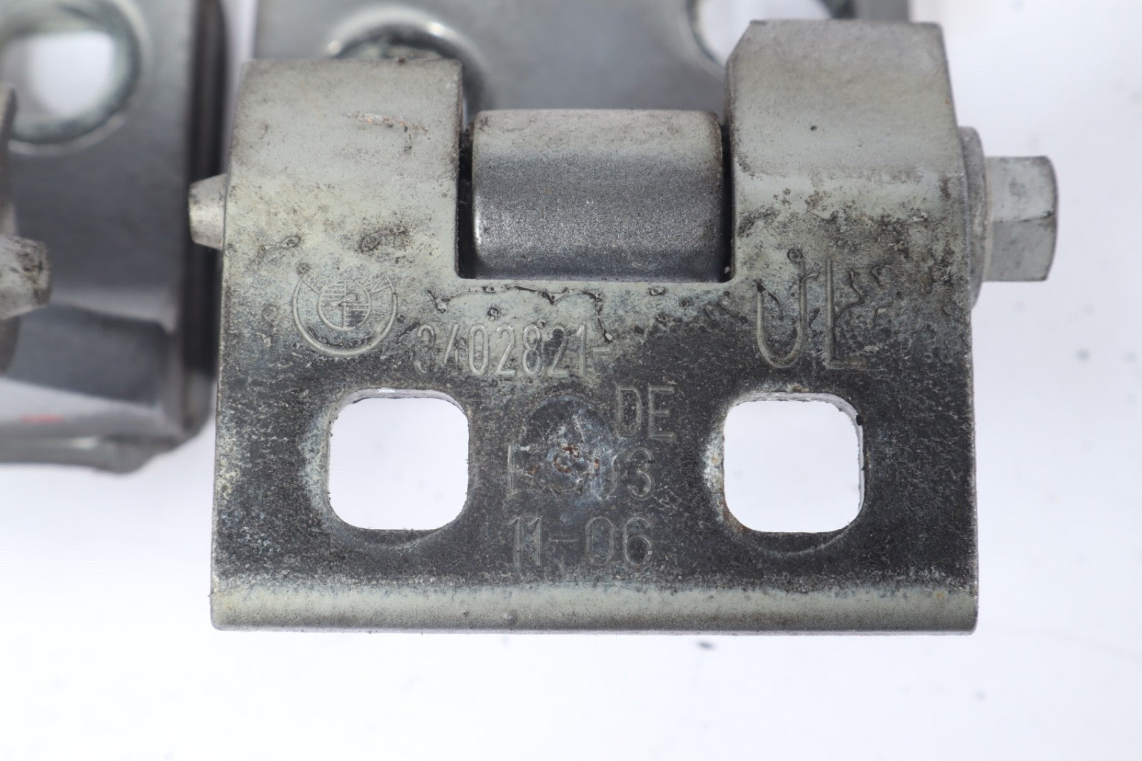2006-2010 BMW X3 FRONT LEFT DRIVER DOOR HINGES SET OEM
