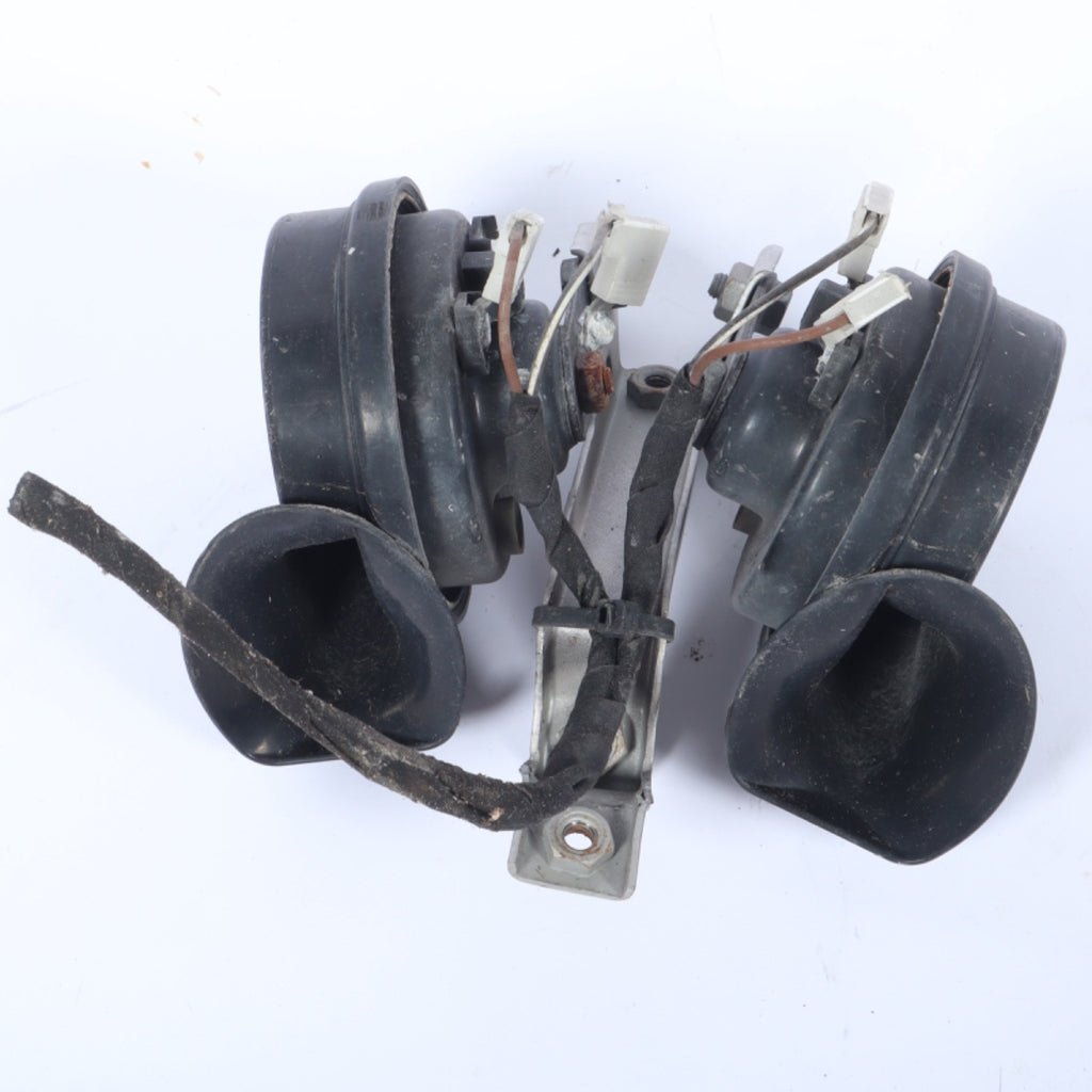 98-03 Mercedes W208 CLK430 CLK320 HIGHT LOW HORN HORNS W/BRACKET HOLDER OEM