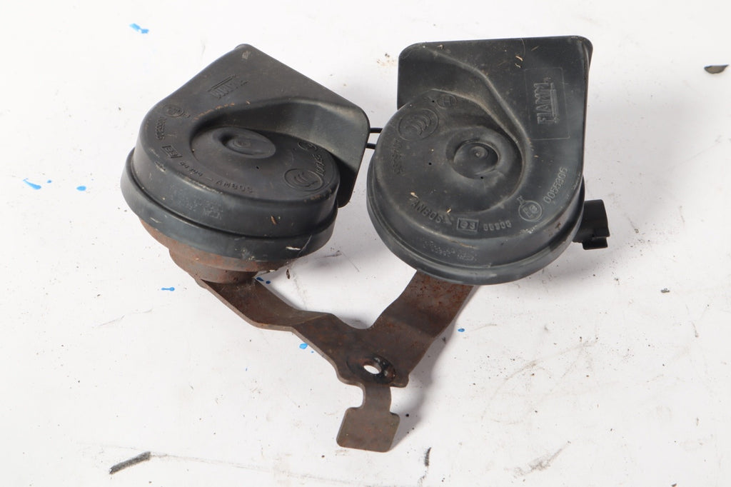 05-15 NISSAN ARMADA LOW & HIGH NOTE PITCH TONE ALARM HORN SIGNAL OEM