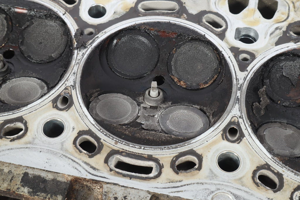 08-17 BMW F12 650i 750i 550i X6 N63 4.4L V8 ENGINE CYLINDER HEAD RIGHT SIDE OEM