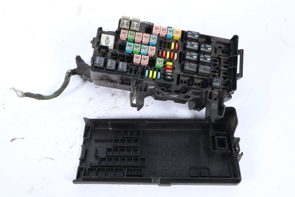 2010-2012 FORD TAURUS FUSEBOX FUSE BOX RELAY MODULE OEM