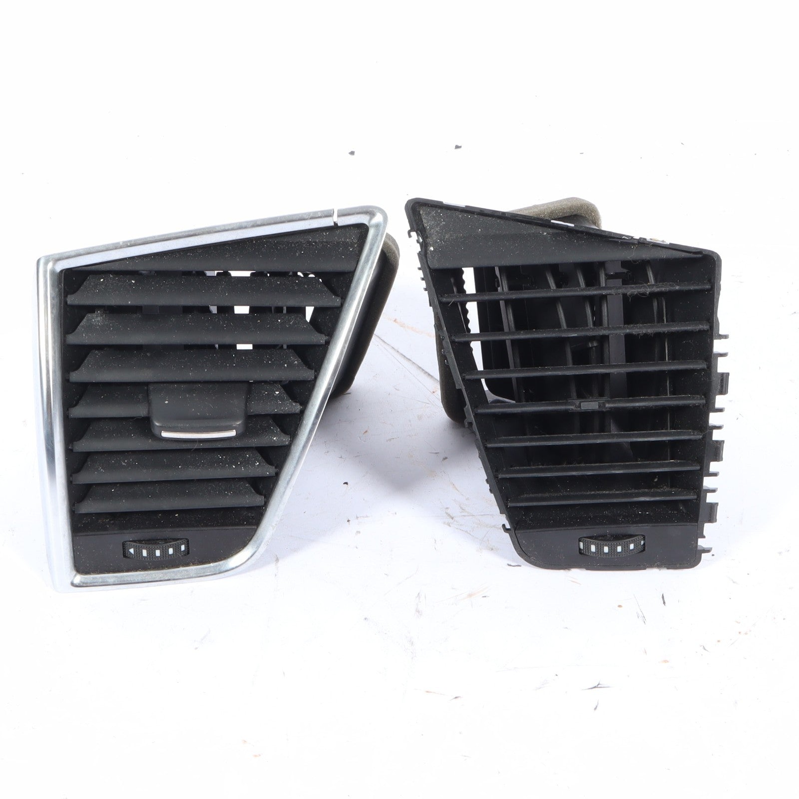 2009-2017 AUDI Q5 DASH AIR VENT SET LEFT RIGHT OEM 8R1820901 8R1820902