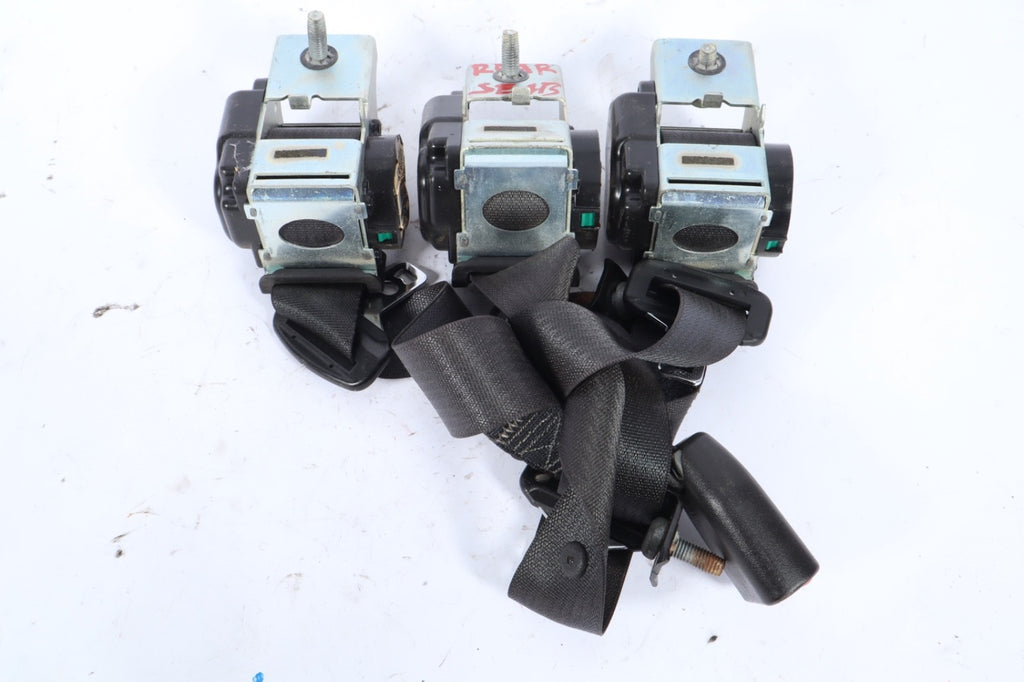 2010-2016 FORD TAURUS REAR LEFT AND RIGHT CENTER OEM