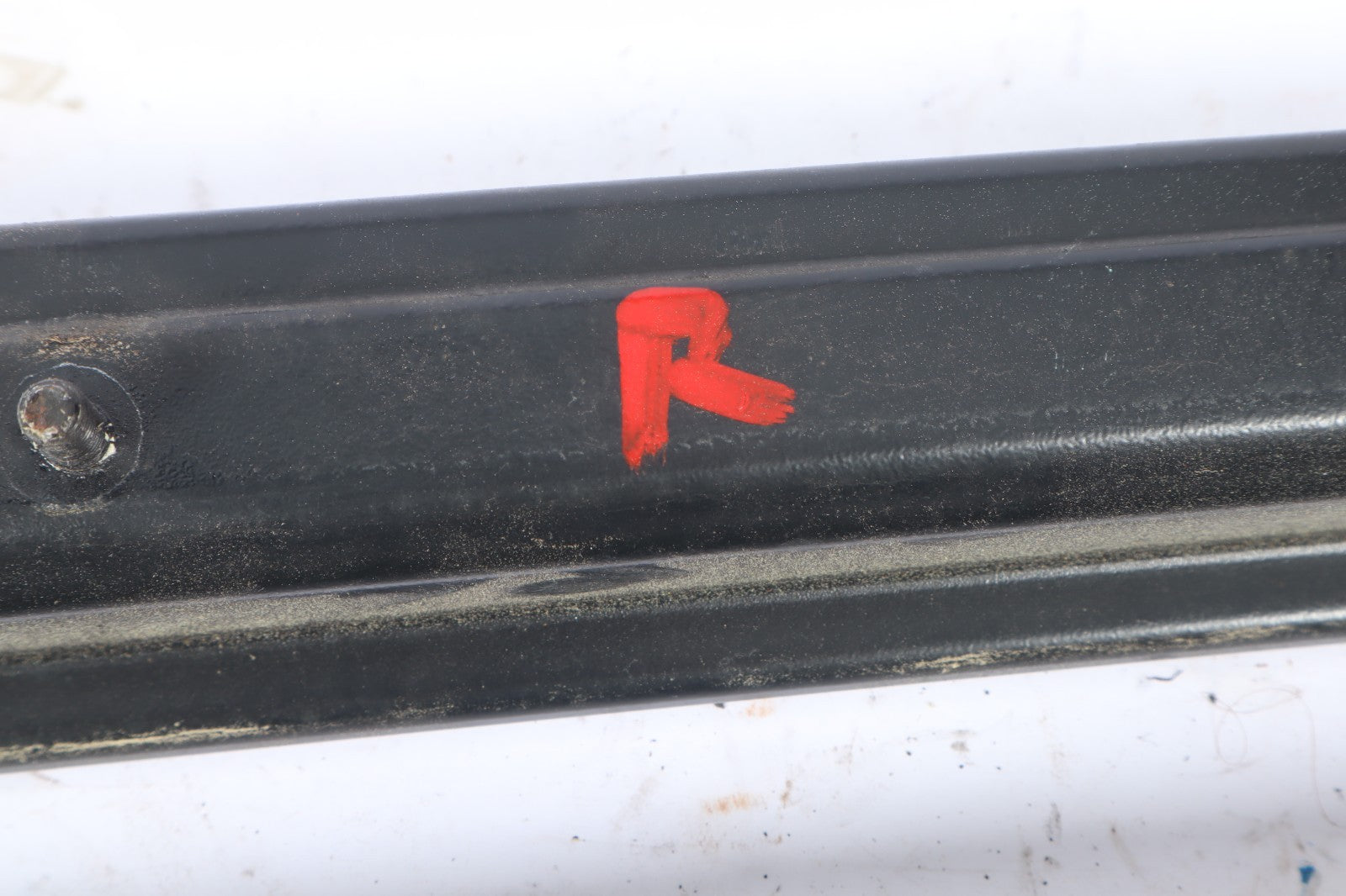 2011-2017 DODGE GRAND CARAVAN RIGHT SIDE SLIDING DOOR RAIL OEM