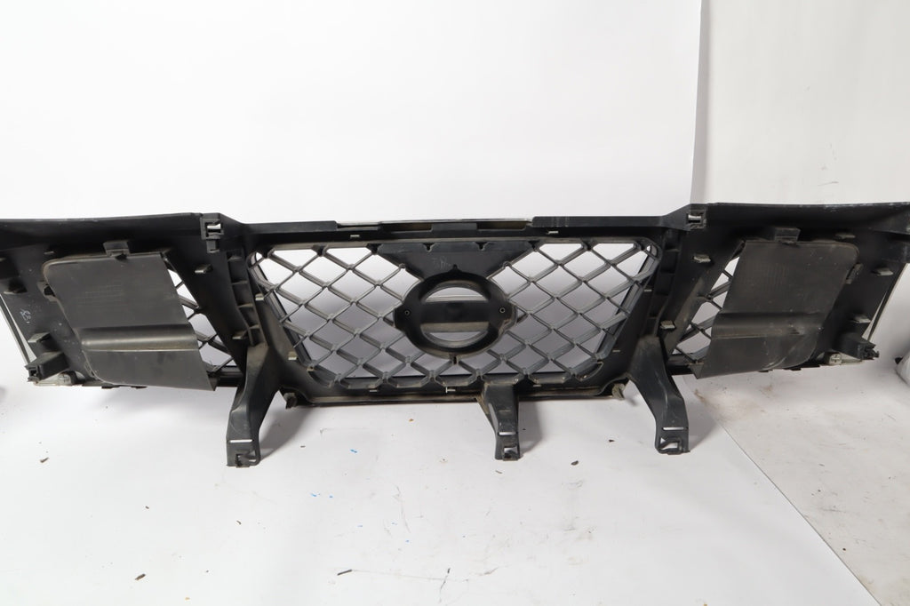 04-07 Nissan Armada Front Bumper Radiator Grille OEM W/Emblem Badge OEM