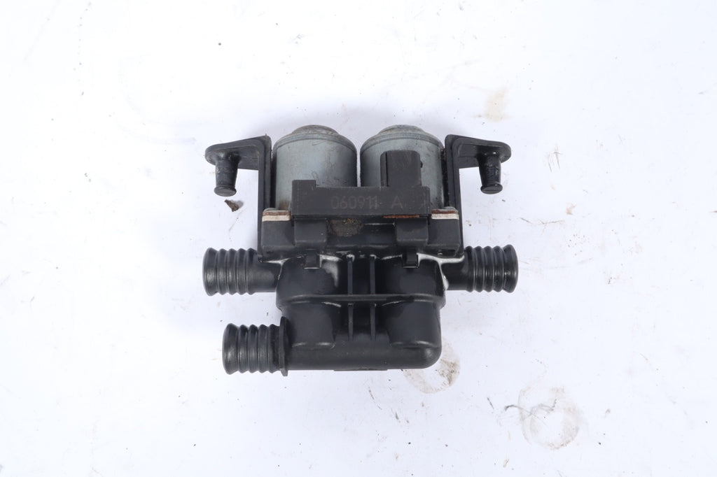 2010 Land Rover Range Rover L322 A/C AC Heater Water Control Valve 8374995 OEM